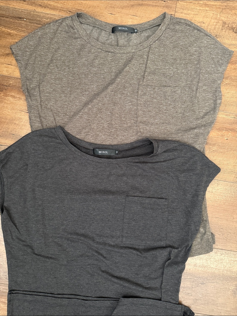 MiR0L Women's Short Sleeve Crewneck Pocket Tee - Gray & Charcoal